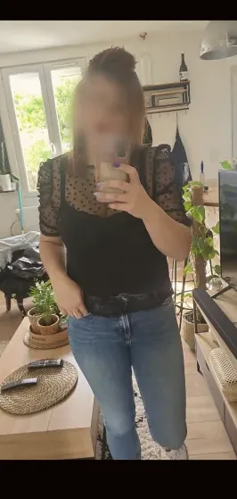 Amina, 34