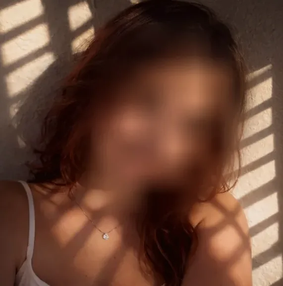 Andrea, 23