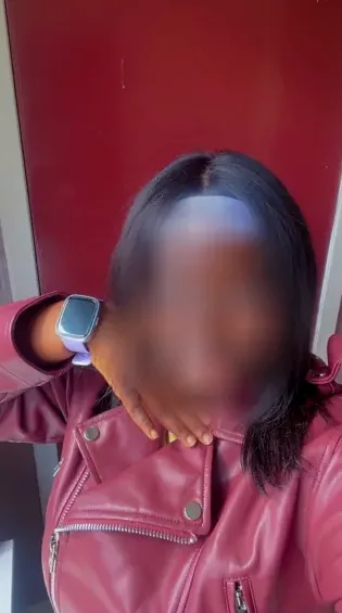 Caroline, 22