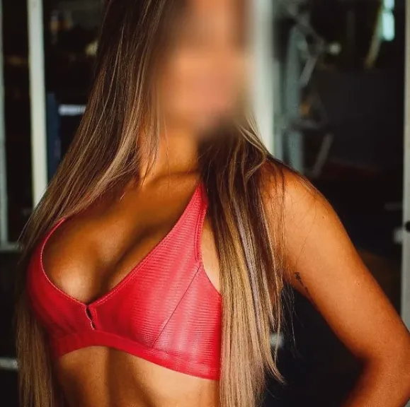 Ellen, 30