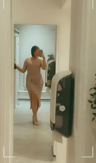 Ellen, 35
