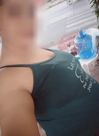 Esther, 29