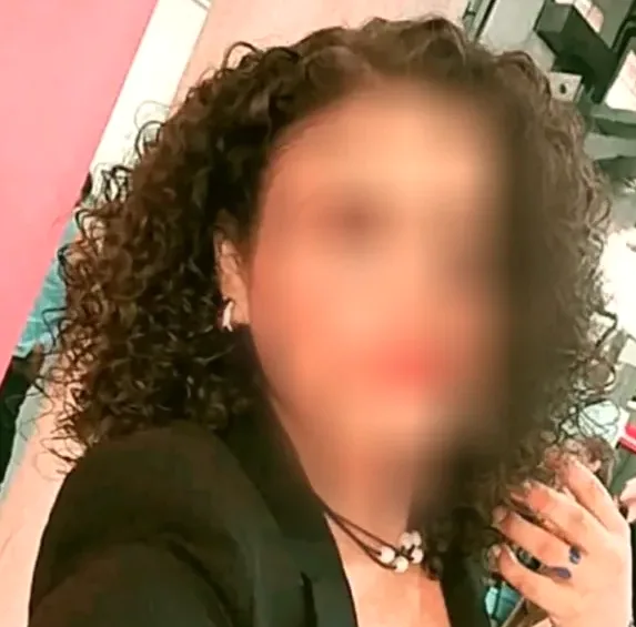 Helena, 35