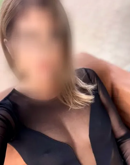 Kamilla, 29