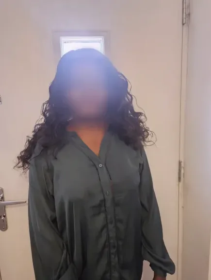 Karoline, 33