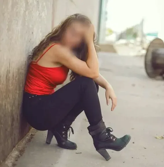 Maria, 37