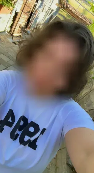Nicoline, 32