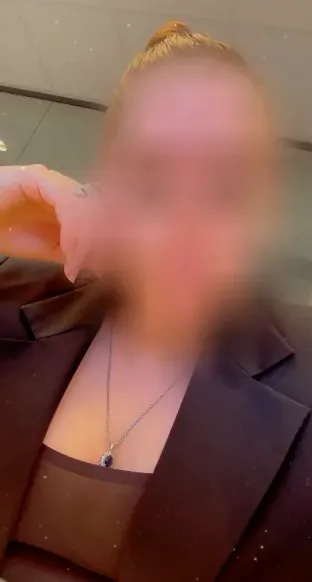 Nora, 32