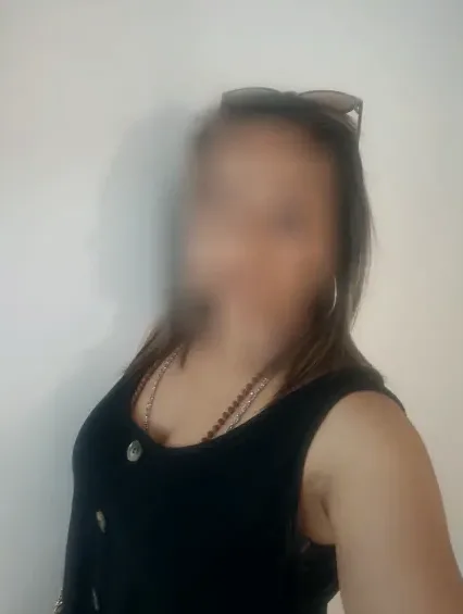 Sanne, 38