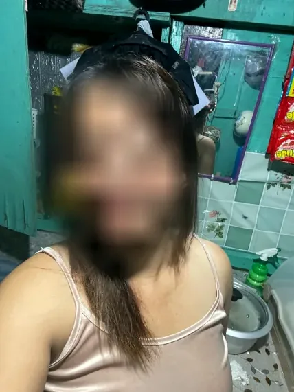 Sara, 32