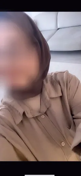 Sofia, 32